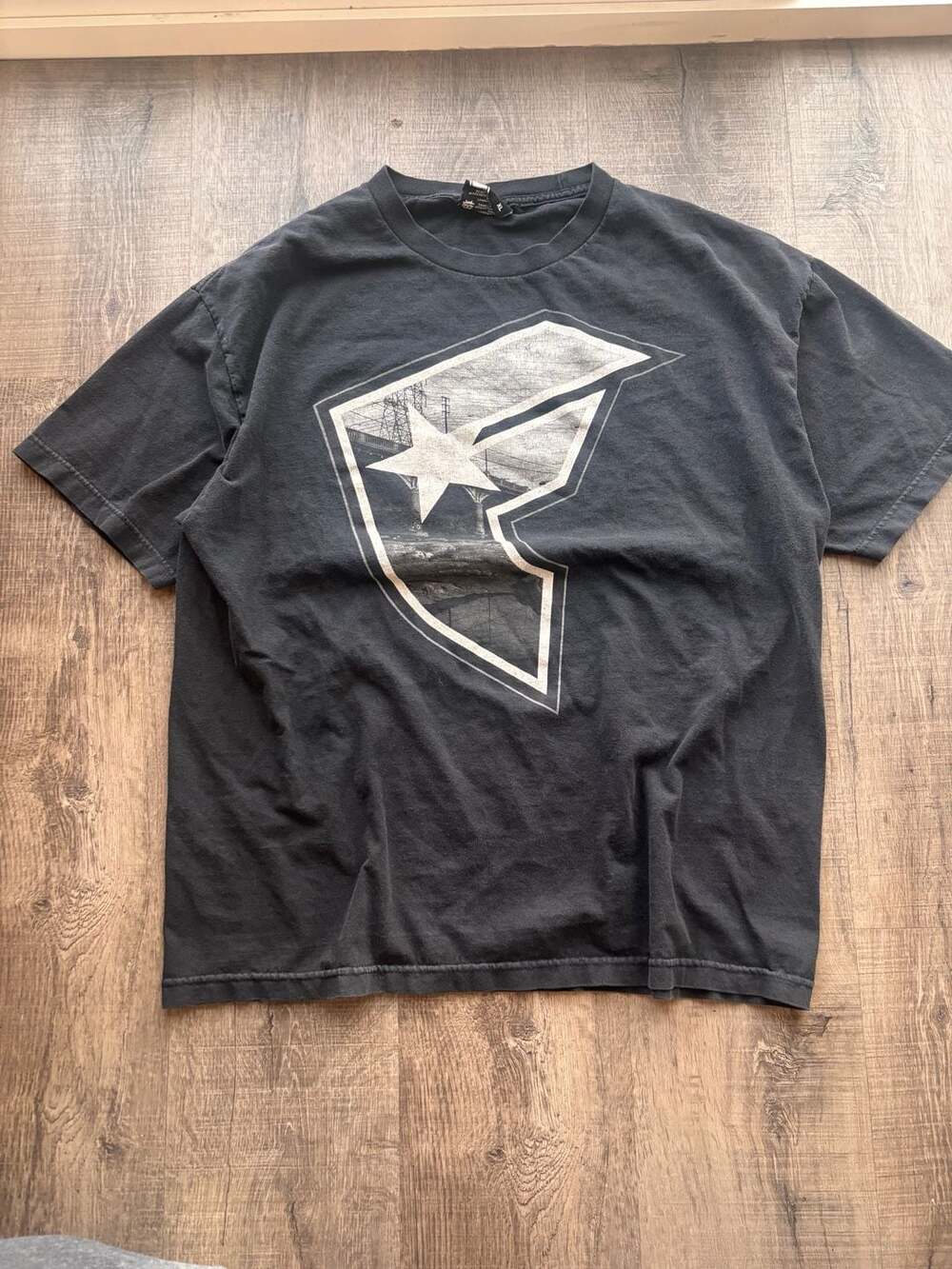 Famous Stars & Straps Black Graphic Logo T-Shirt Size XL